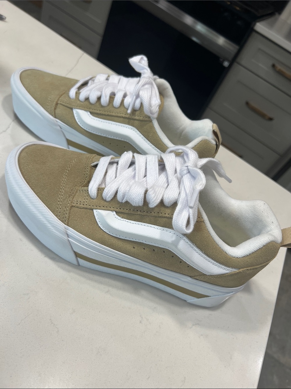 Vans Old Skool Platform Sneakers in Green and White - Picture 2 of 7